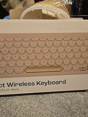 Rose Gold Round-Key Wireless Keyboard